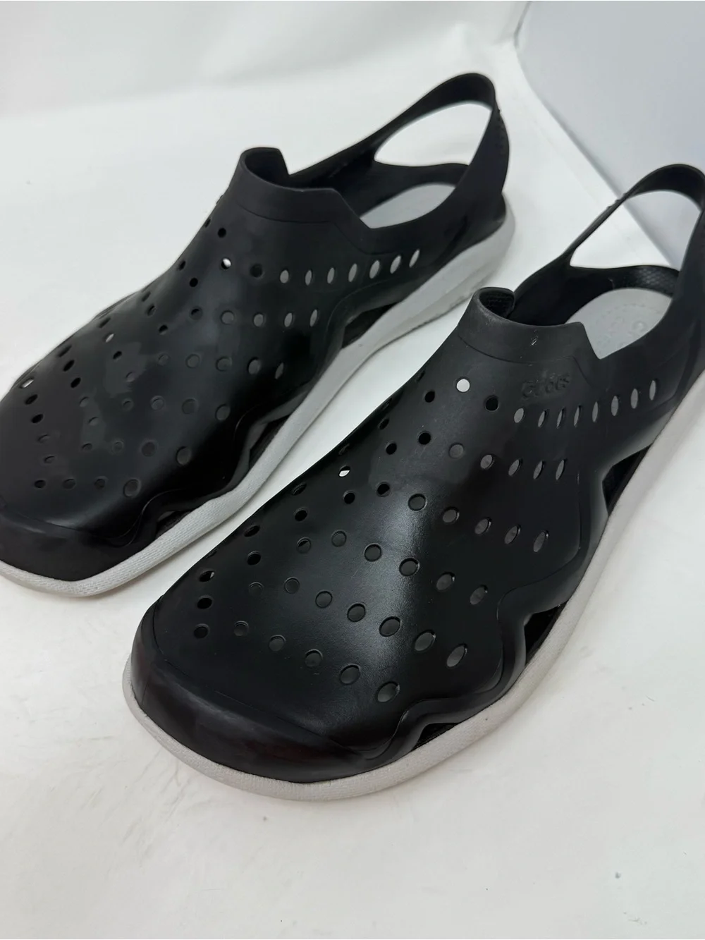 CROCS Swiftwater Wave Men’s Size 13 Sandals Black slip on comfort shoes
